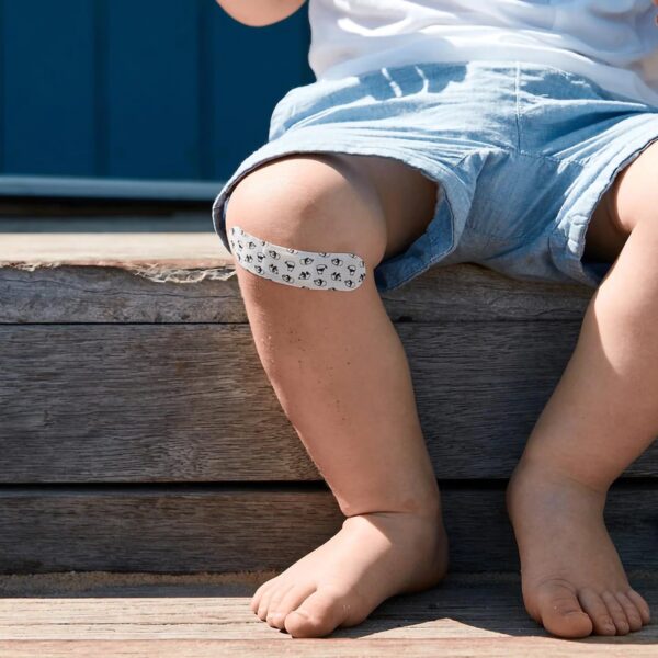 Patch* Kids Panda Design Adhesive Bandages with Coconut Oil, 3/4 x 3 Inches - Image 5