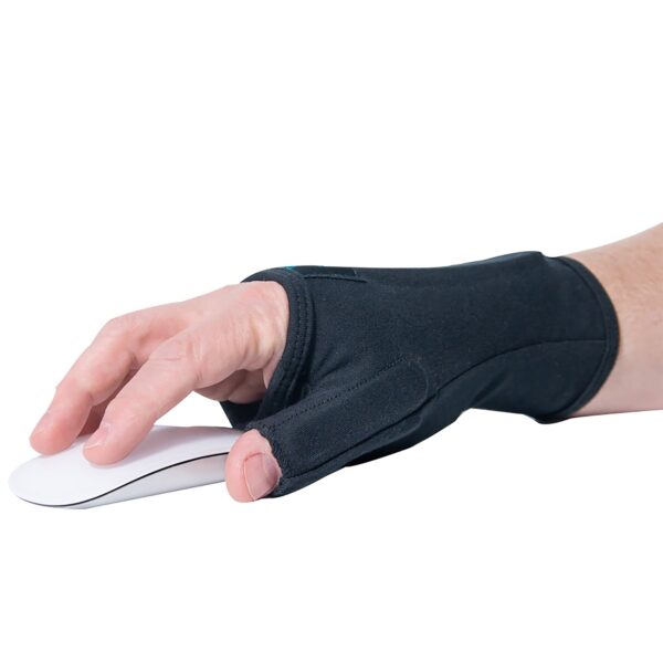 IMAK® RSI SmartGlove with Thumb Support, Medium - Black for Wrist and Hand Support - Image 5